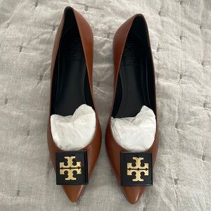 Tory Burch pointed flats, 8.5, NIB. Purchase at NM.